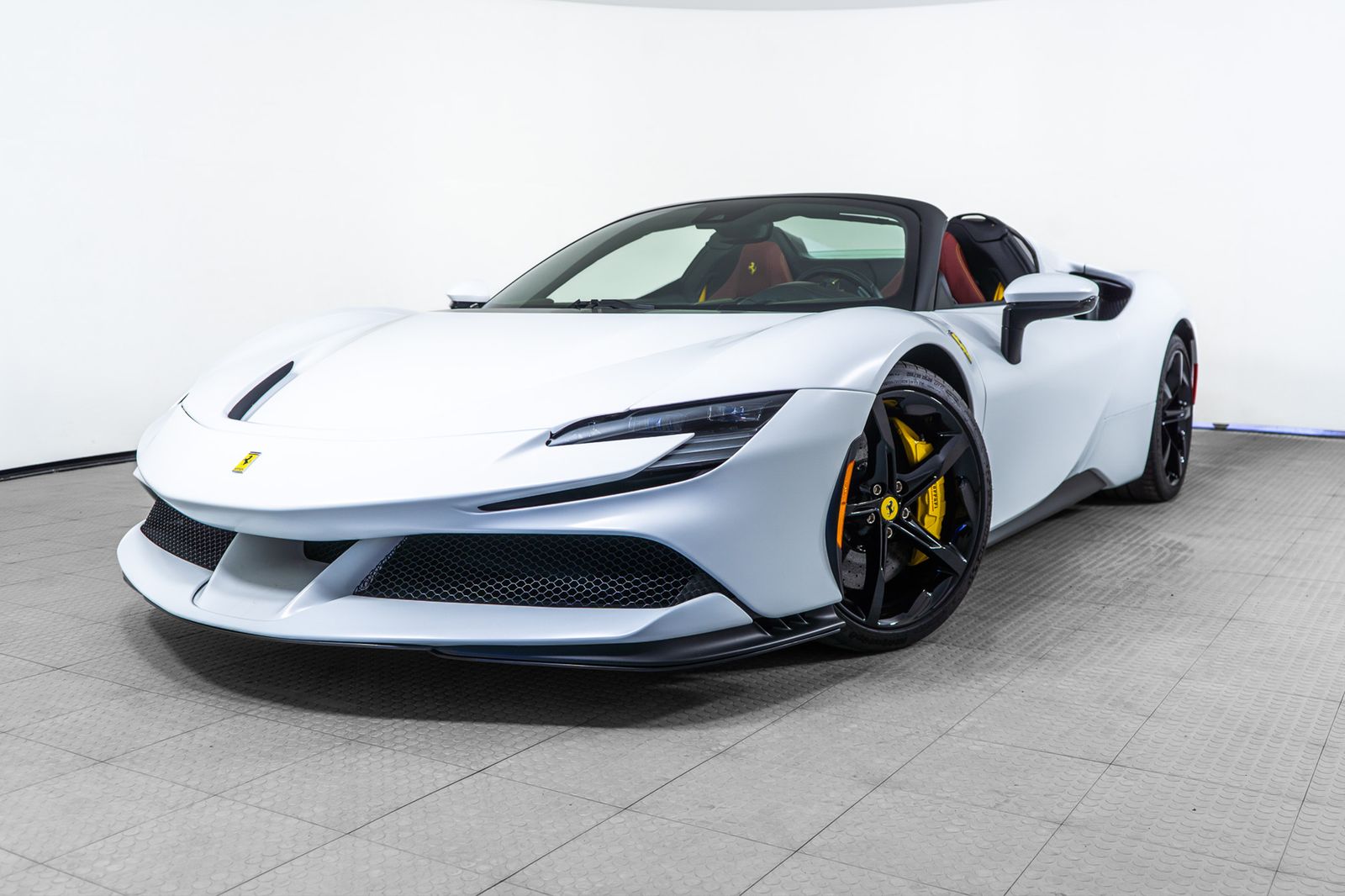 2024 Ferrari SF90 Spider — foto completa 1 de 51