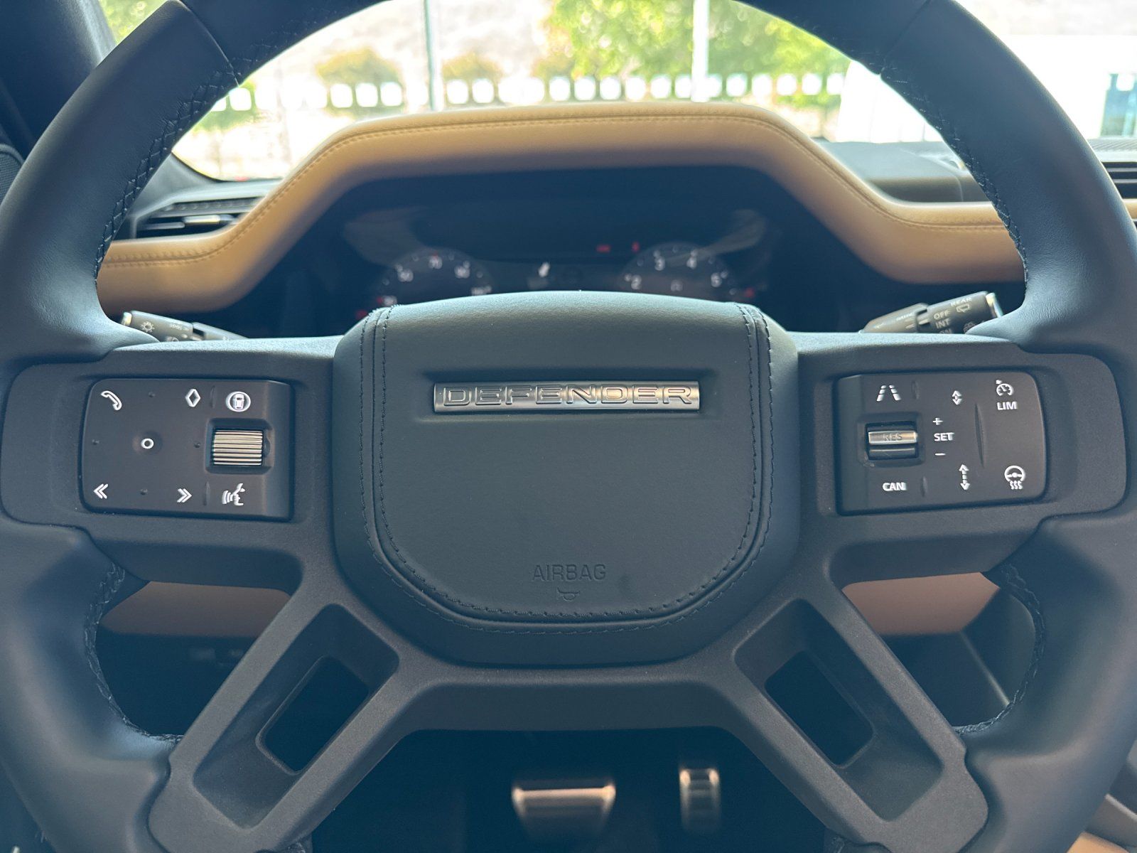 2026 Land Rover Defender 130 X — foto completa 23 de 28