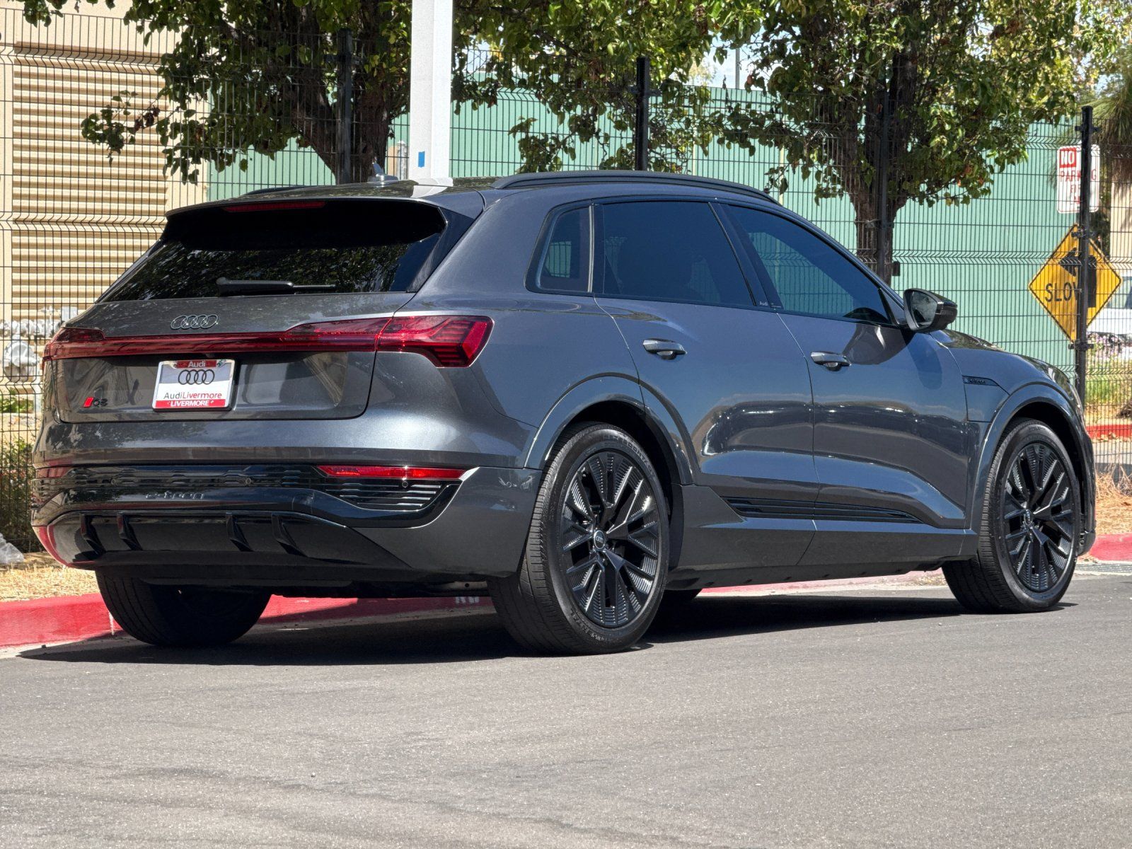2024 Audi Q8 e-tron Prestige — foto completa 6 de 29