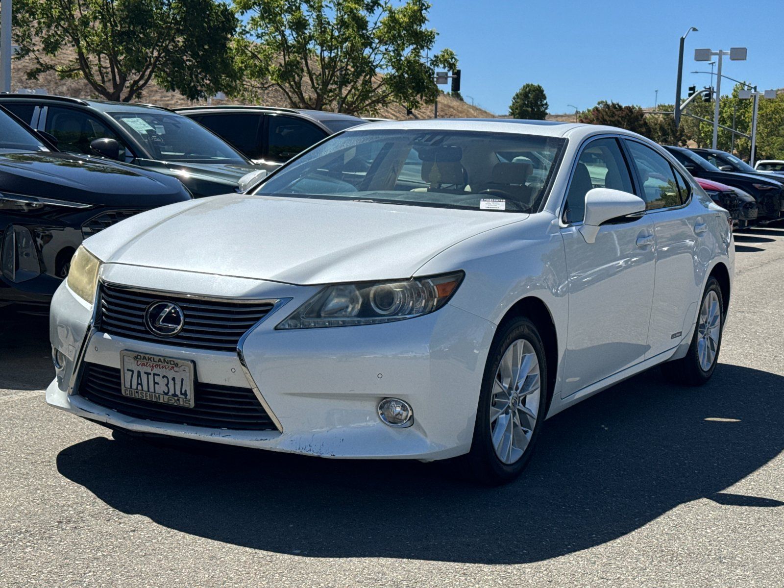 2013 Lexus ES 300h — full photo 2 of 3