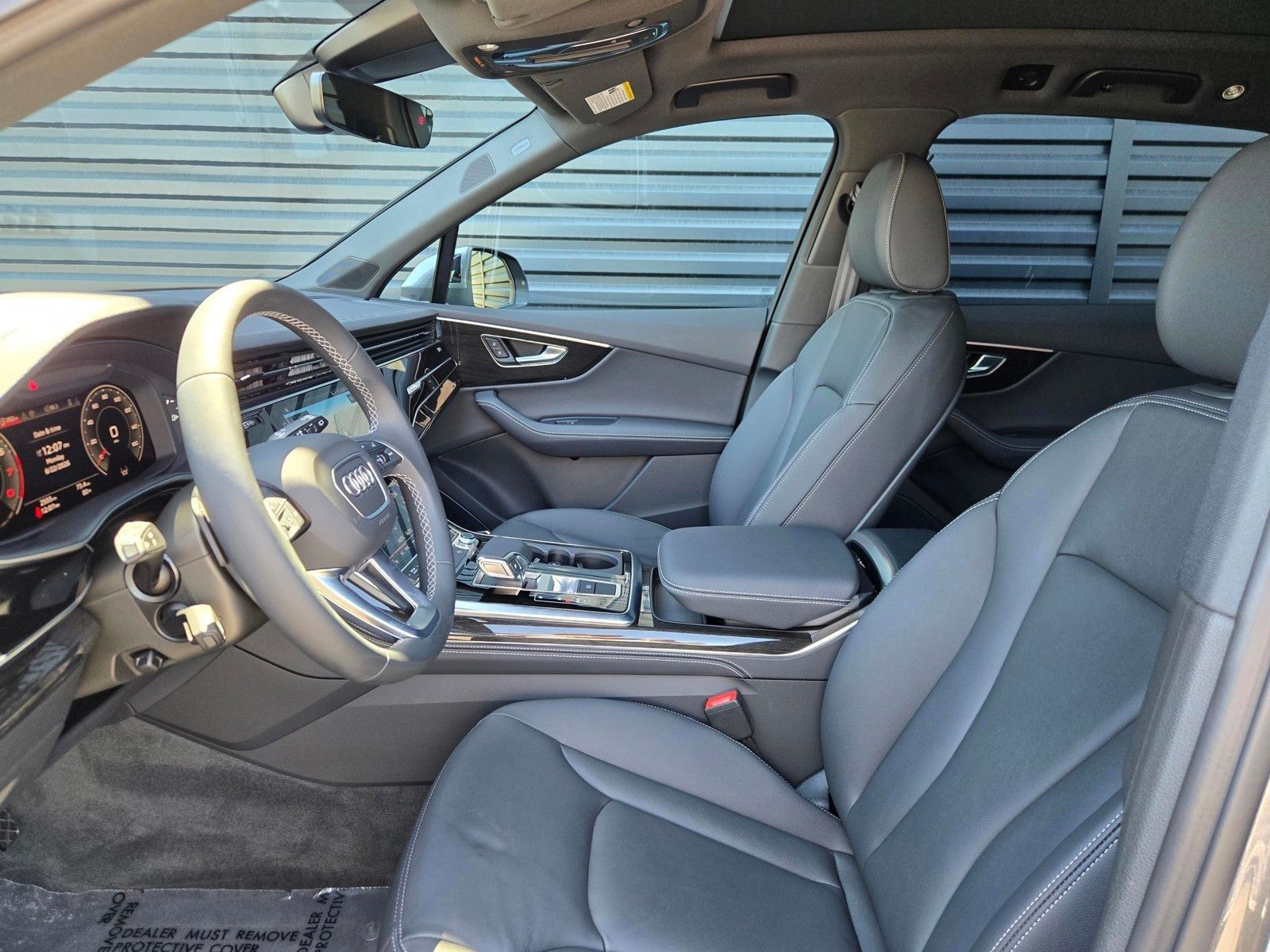 2025 Audi Q7 55 Premium Plus — foto completa 26 de 45