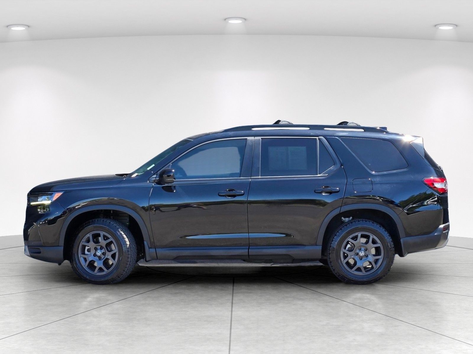 2025 Honda Pilot TrailSport — full photo 4 of 28