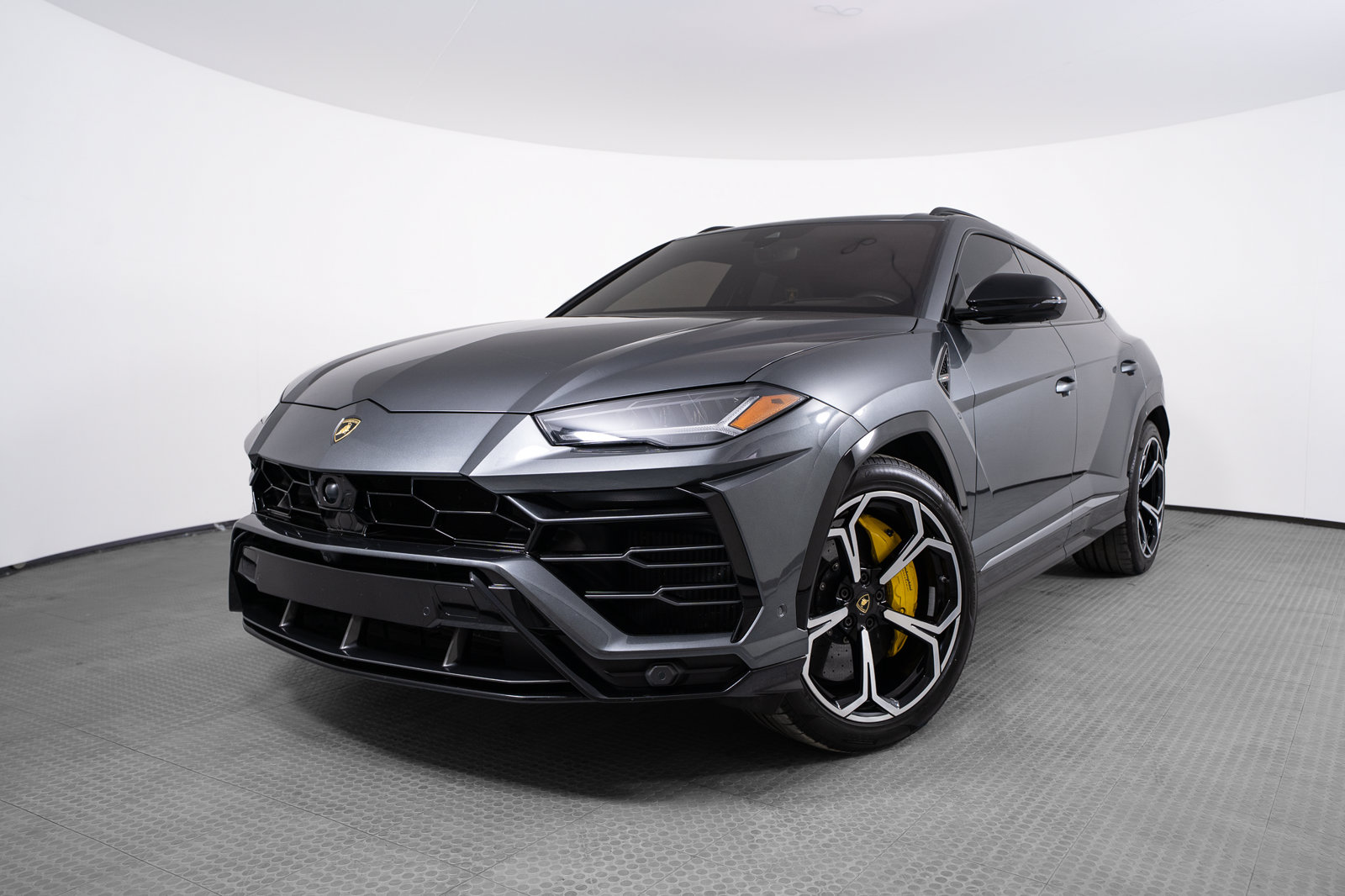 2020 Lamborghini Urus — foto 1 de 53