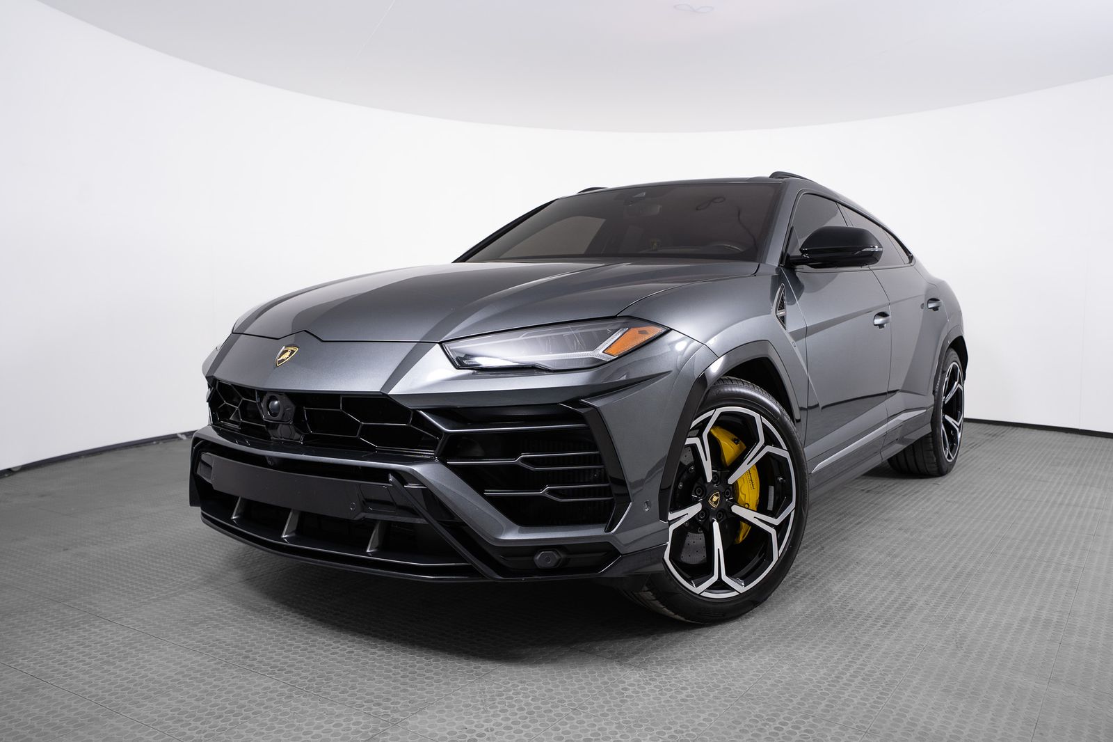 2020 Lamborghini Urus — foto completa 1 de 53