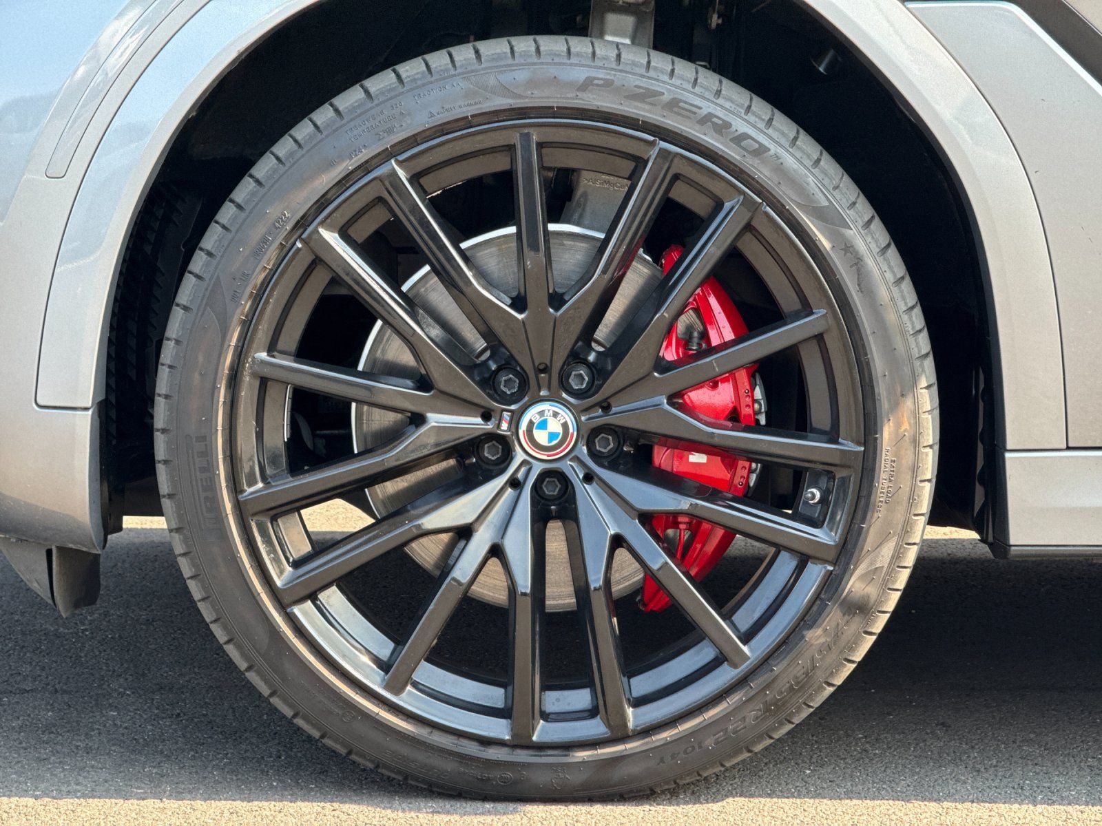 2024 BMW X6 xDrive40i — full photo 25 of 28