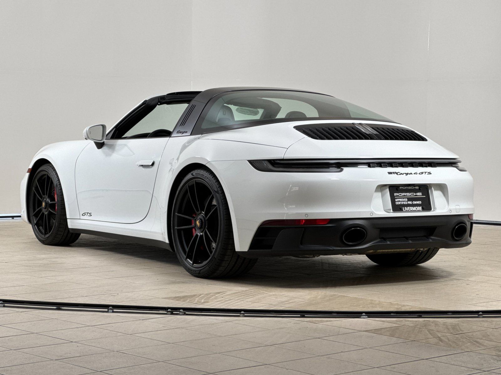 2023 Porsche 911 Targa 4 GTS — full photo 3 of 29