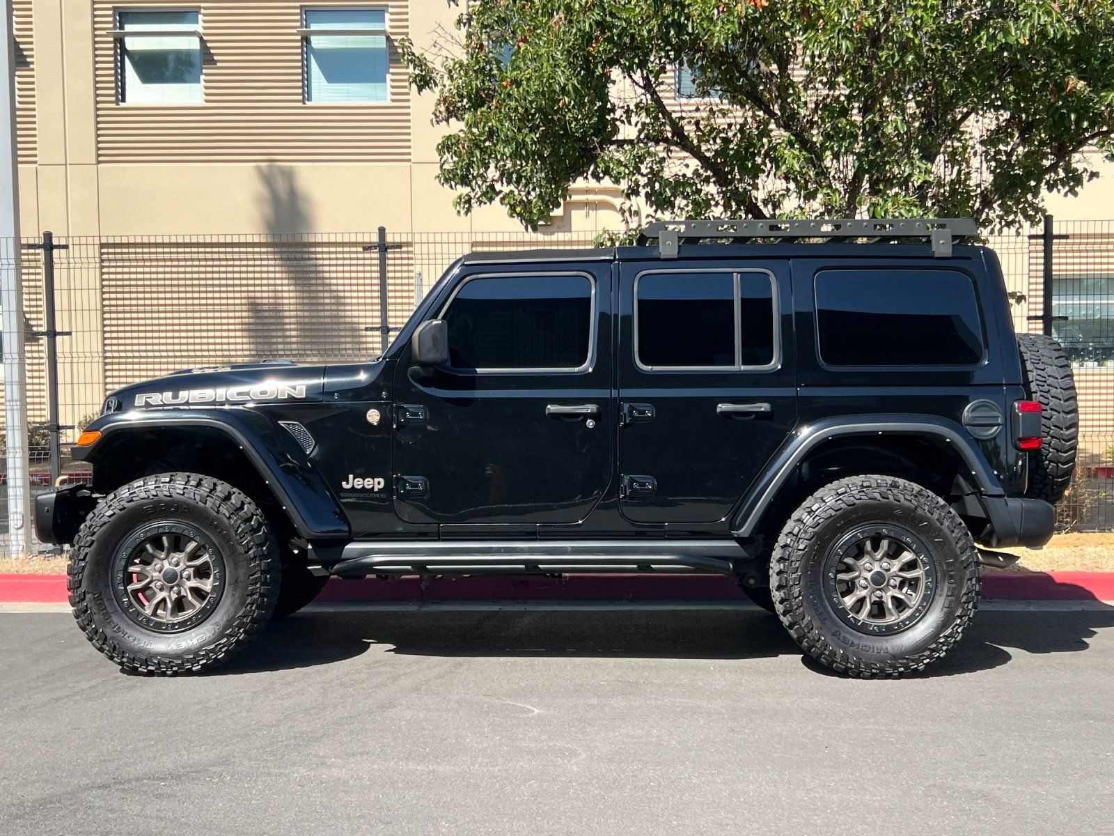 2023 Jeep Wrangler Rubicon 392 — foto completa 2 de 28