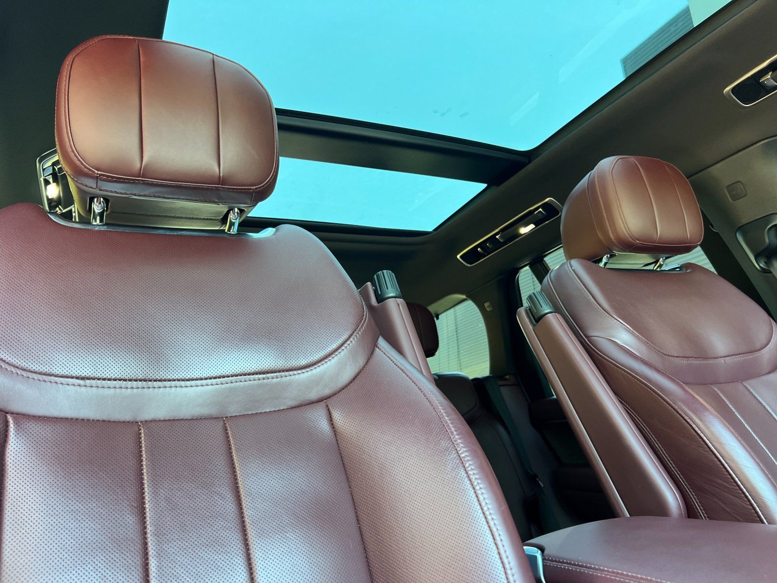 2024 Land Rover Range Rover SE — foto completa 17 de 29