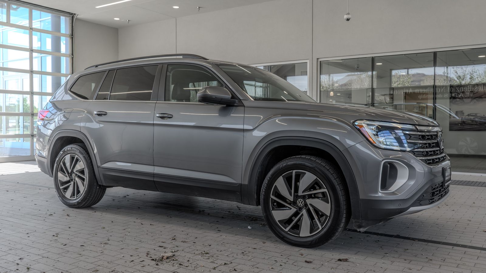 2024 Volkswagen Atlas 2.0T SE w/Technology — foto completa 12 de 35