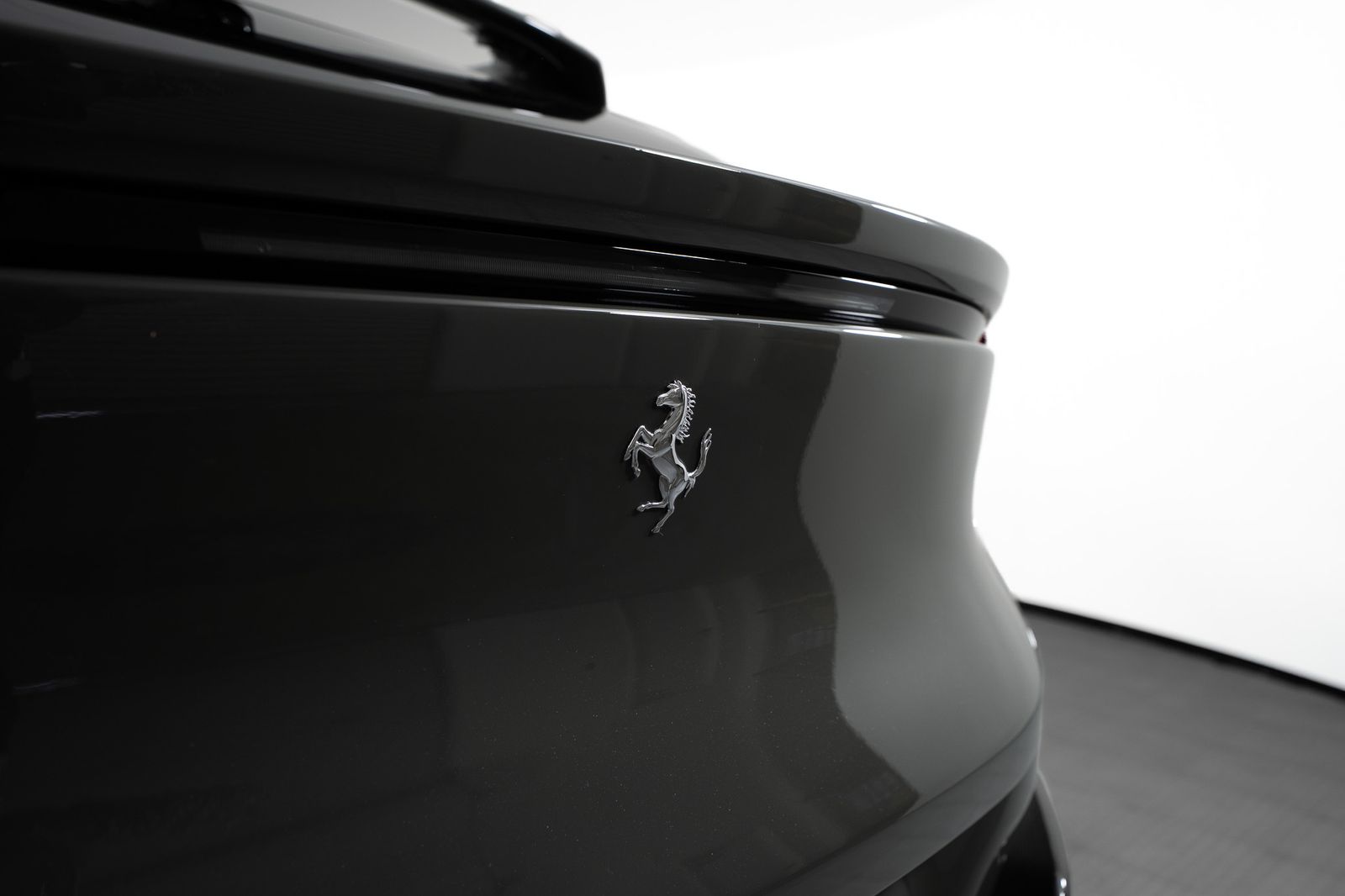 2025 Ferrari Purosangue — foto completa 44 de 66