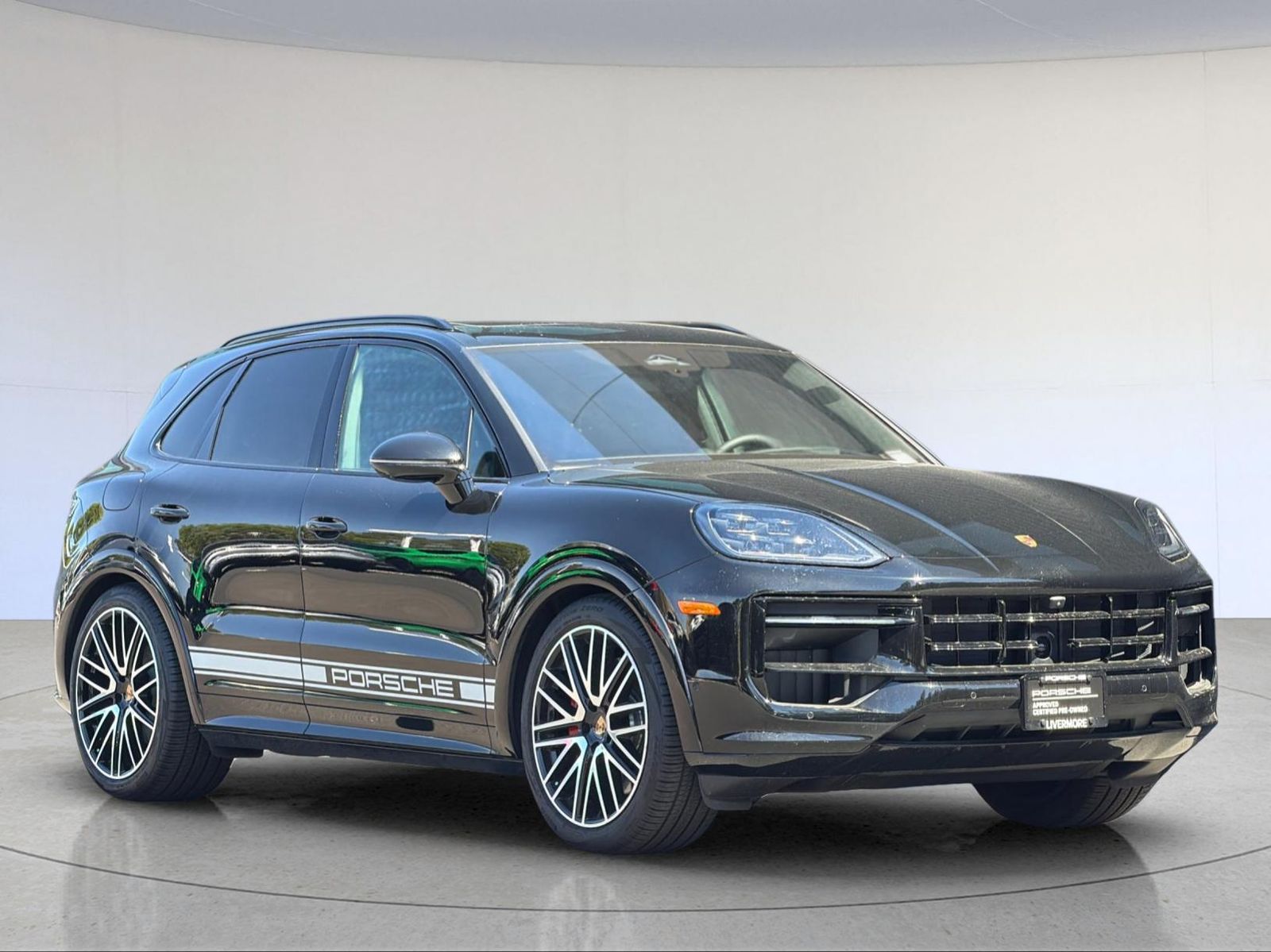 2026 Porsche Cayenne GTS — full photo 11 of 27