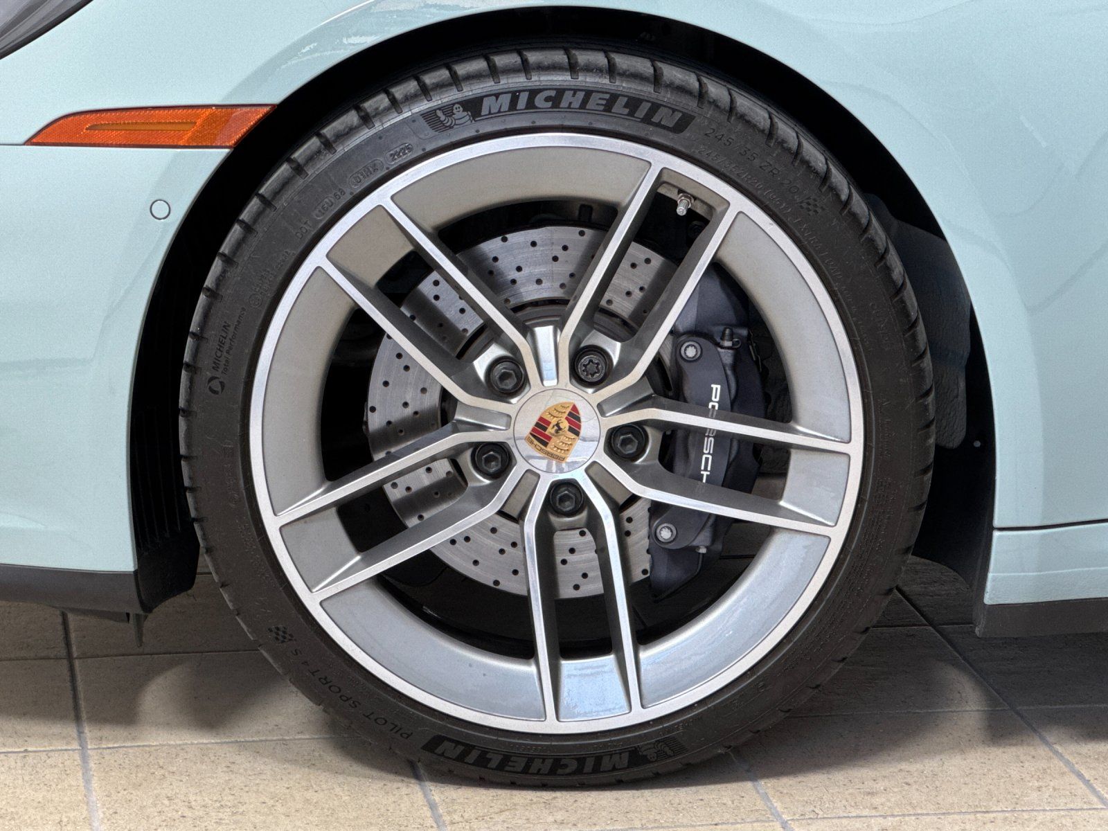 2026 Porsche 911 Carrera — full photo 27 of 29