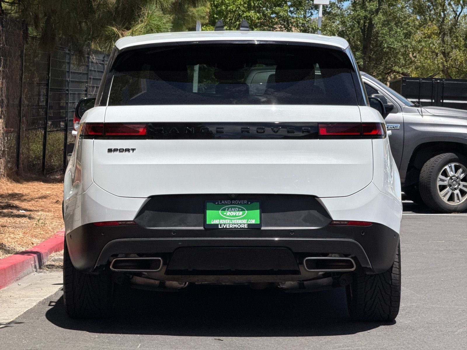 2025 Land Rover Range Rover Sport SE — foto completa 4 de 29