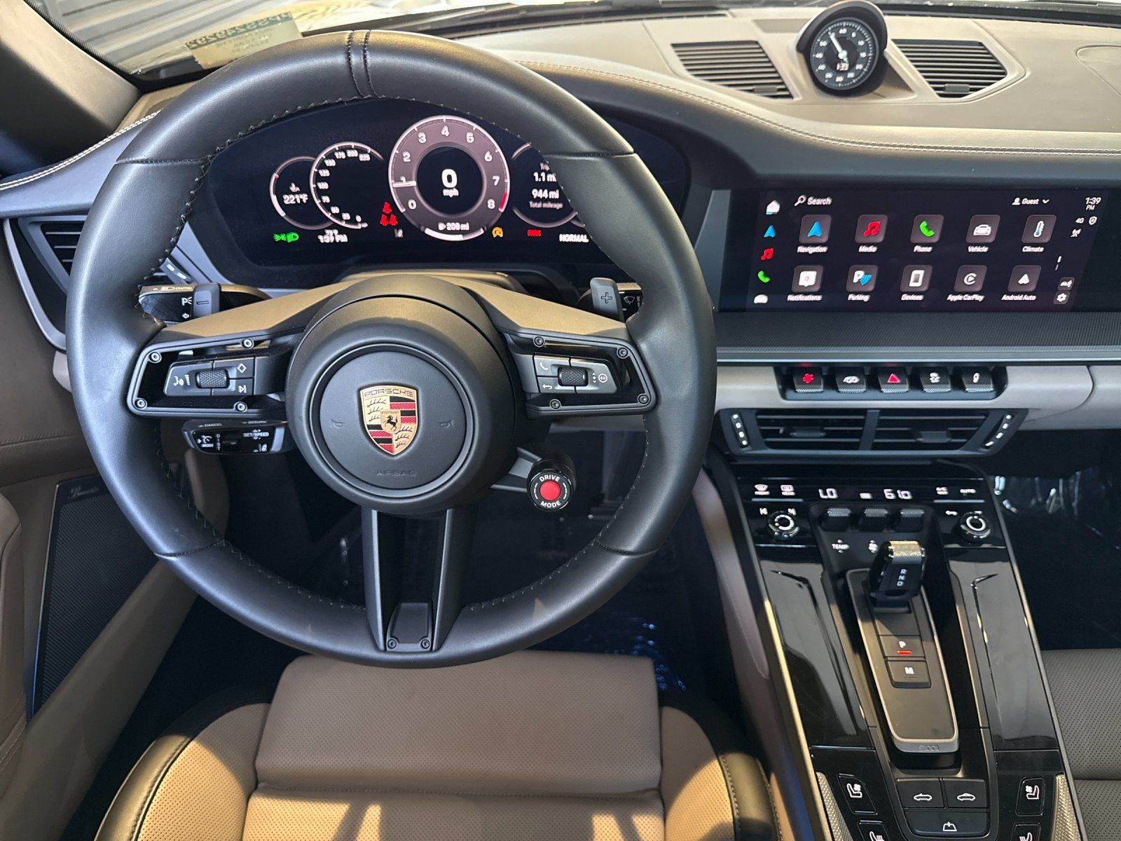 2025 Porsche 911 Carrera S — full photo 13 of 29