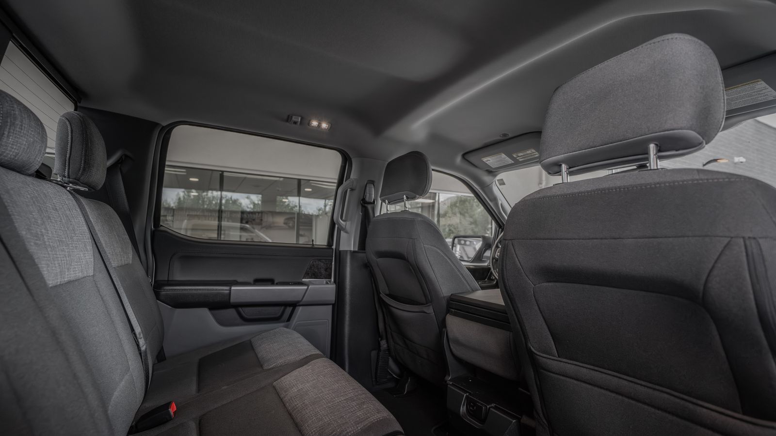2021 Ford F-150 XLT — foto completa 28 de 35