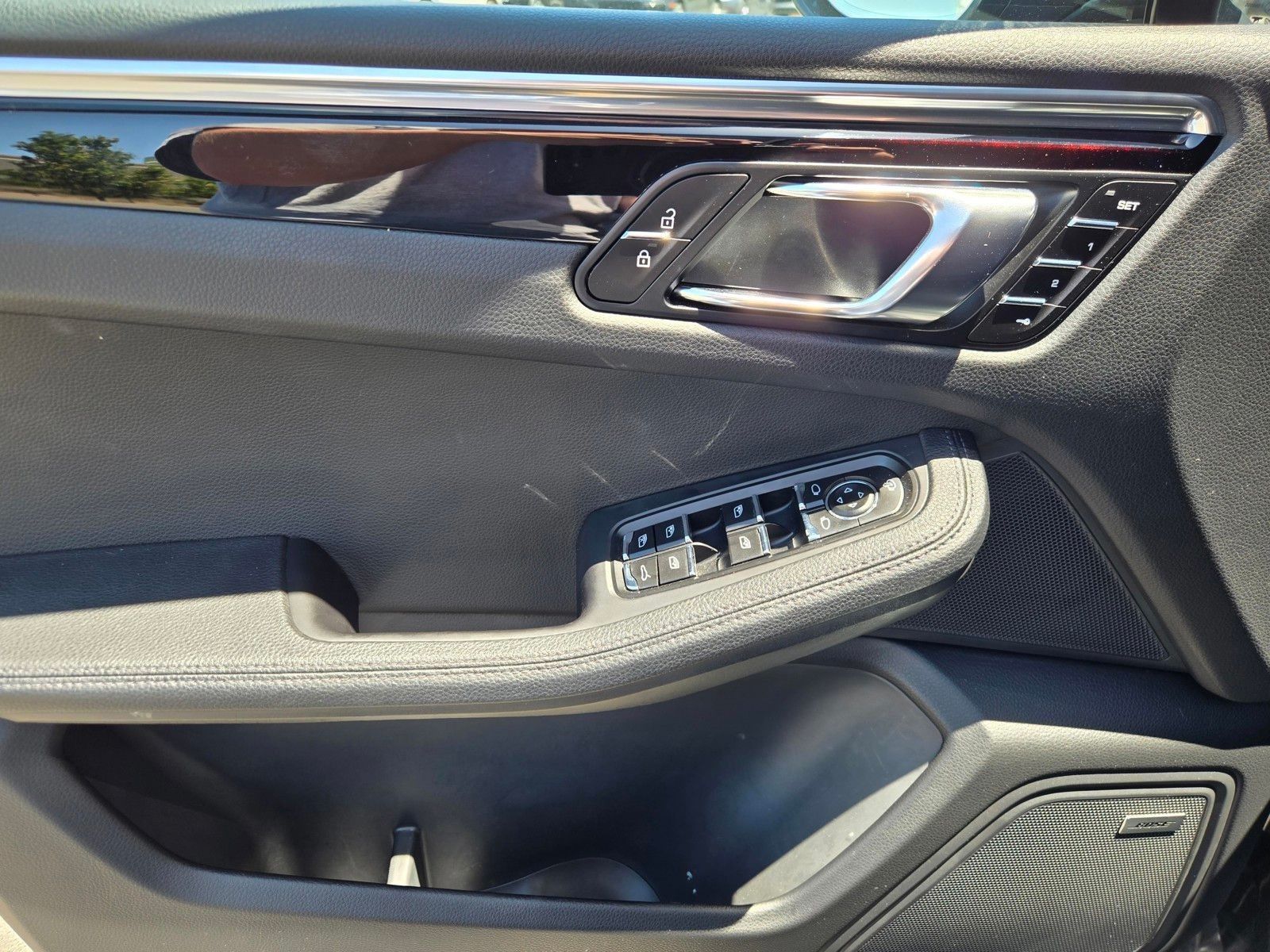 2025 Porsche Macan Base — foto completa 20 de 27