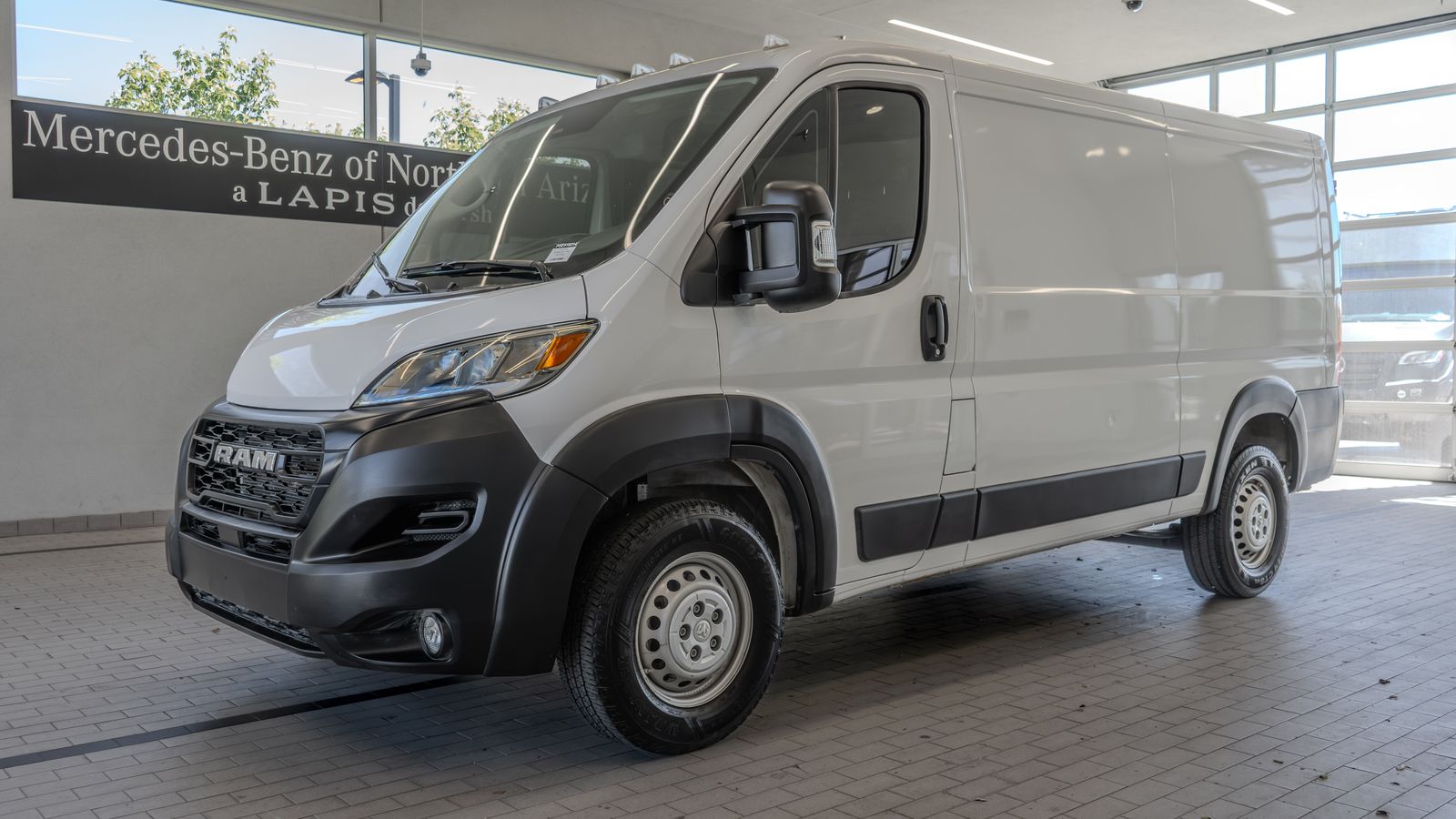 2025 Ram ProMaster 2500 Base — foto completa 3 de 33