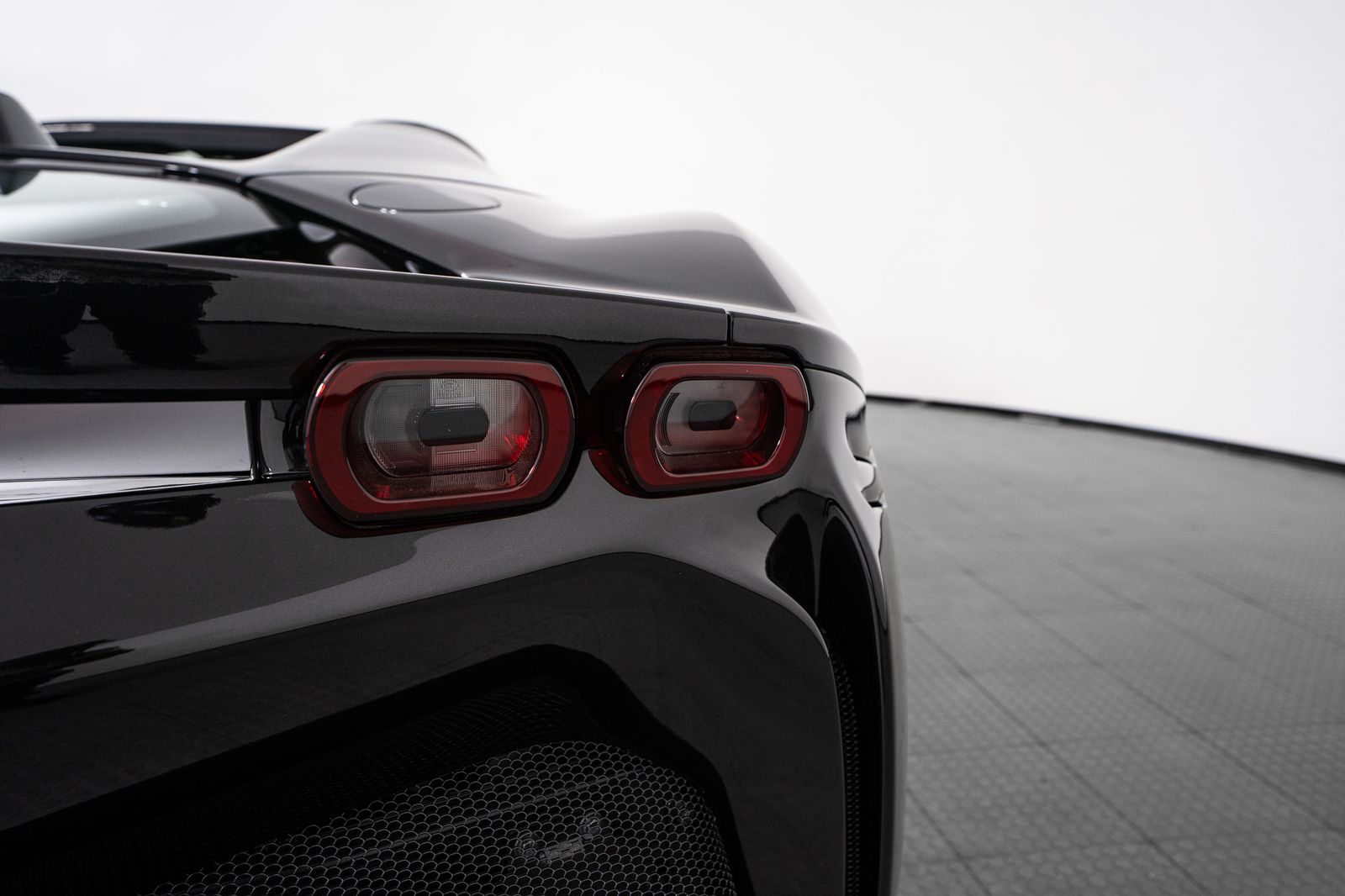 2023 Ferrari SF90 Spider — foto completa 32 de 53