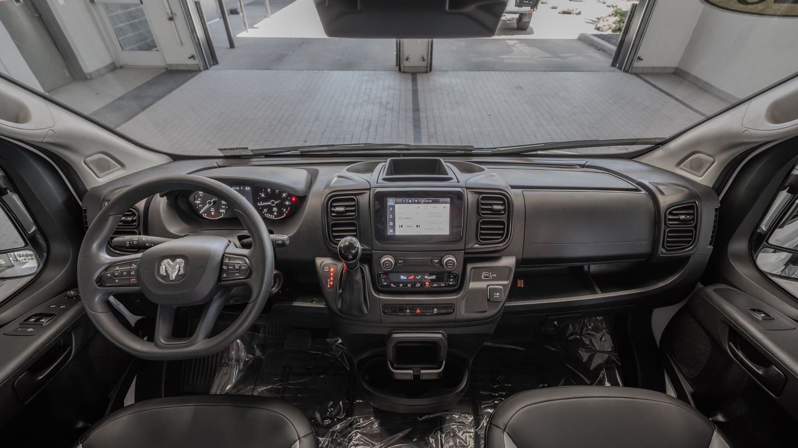 2025 Ram ProMaster 2500 Base — foto completa 8 de 33