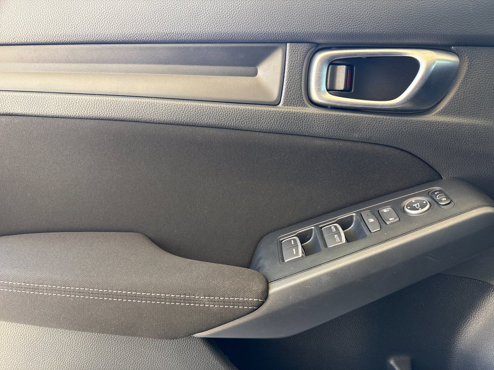2023 Honda Civic LX — full photo 11 of 27