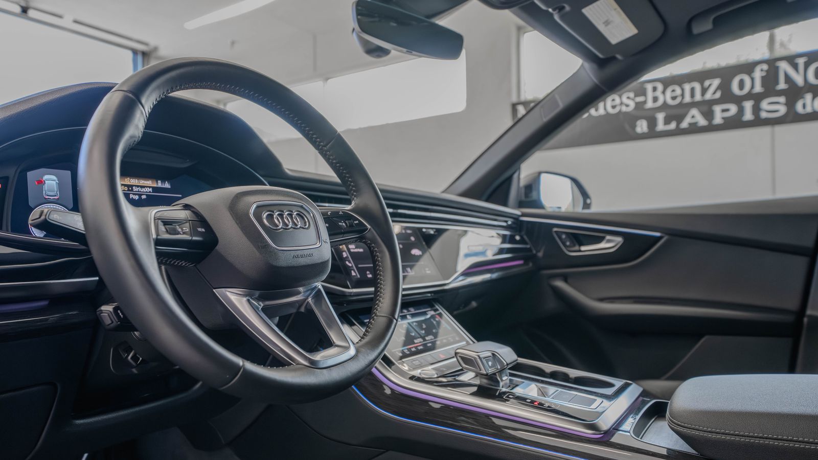 2020 Audi Q8 55 Premium Plus — foto completa 7 de 34