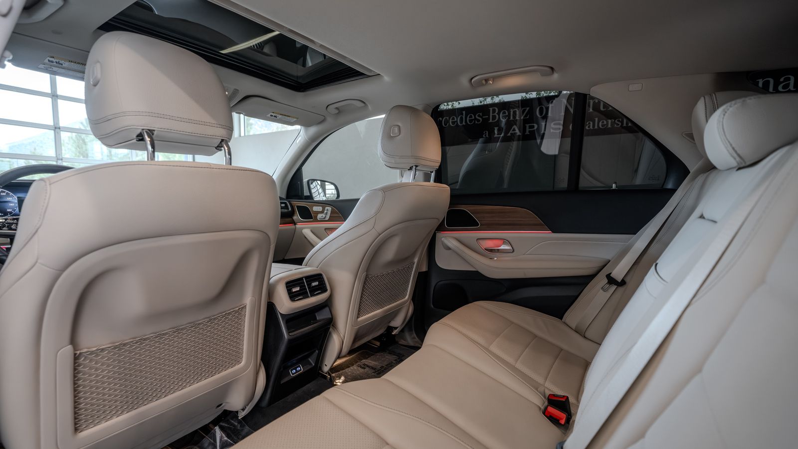 2025 Mercedes-Benz GLE GLE 450e — full photo 25 of 34