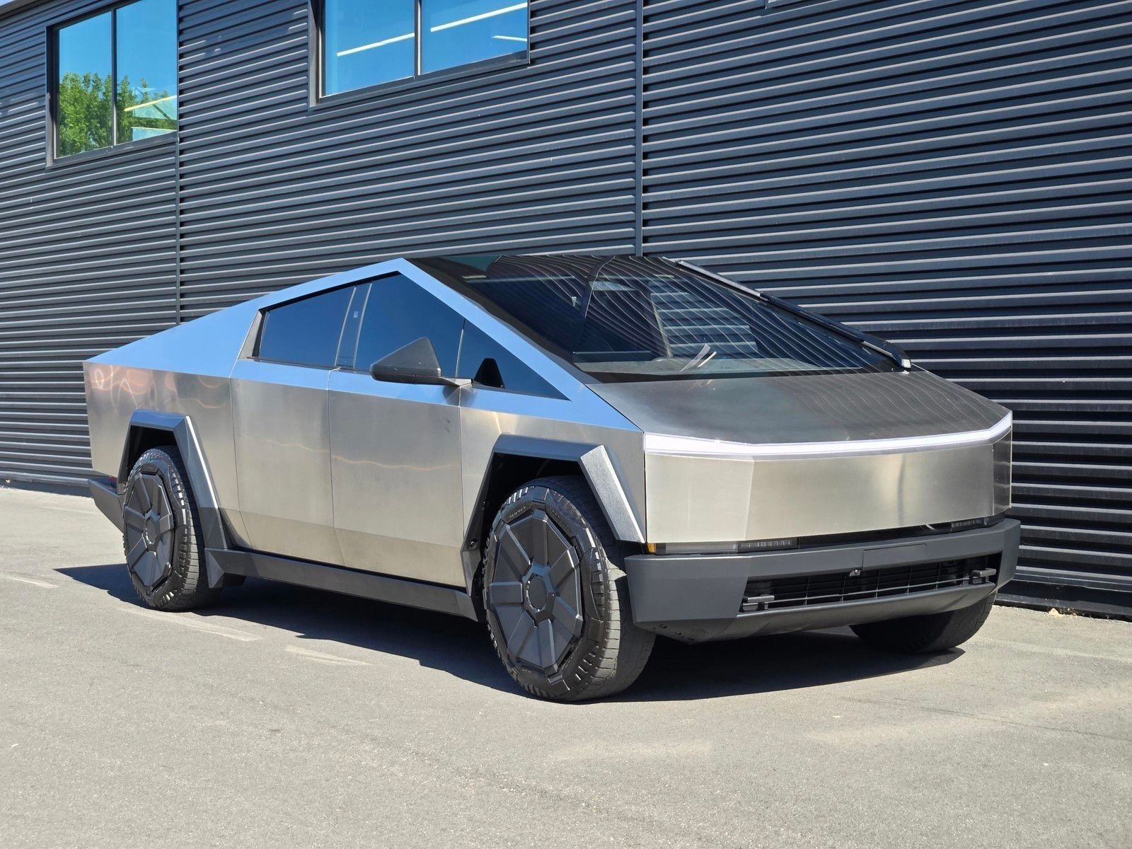 2024 Tesla Cybertruck Cyberbeast — foto completa 8 de 45