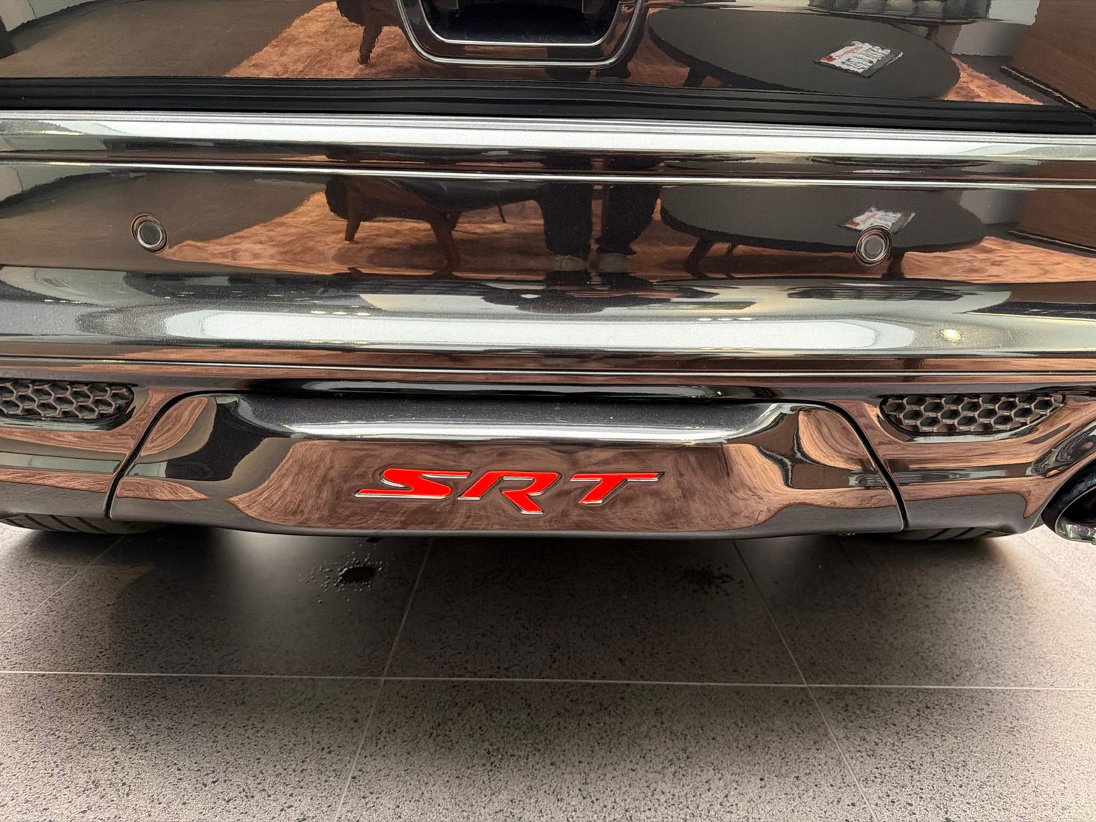 2014 Jeep Grand Cherokee SRT — foto completa 5 de 9