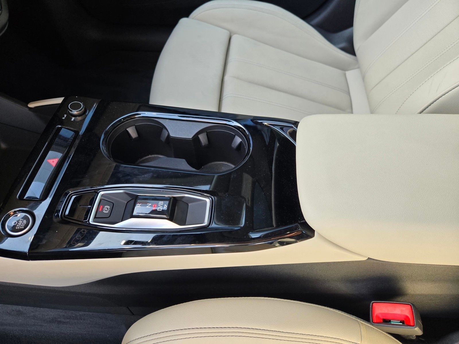 2025 Audi A6 Sportback e-tron Prestige — foto completa 23 de 45
