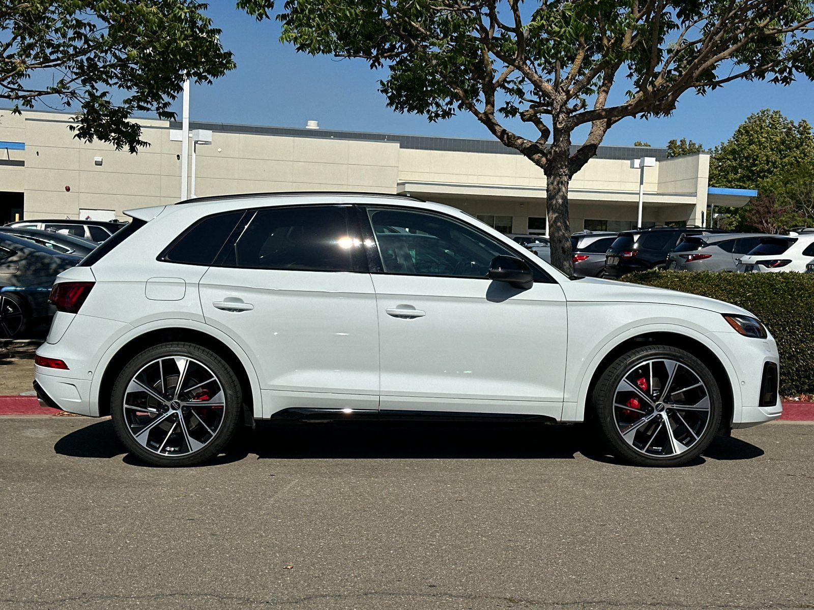 2023 Audi SQ5 Prestige — full photo 7 of 28