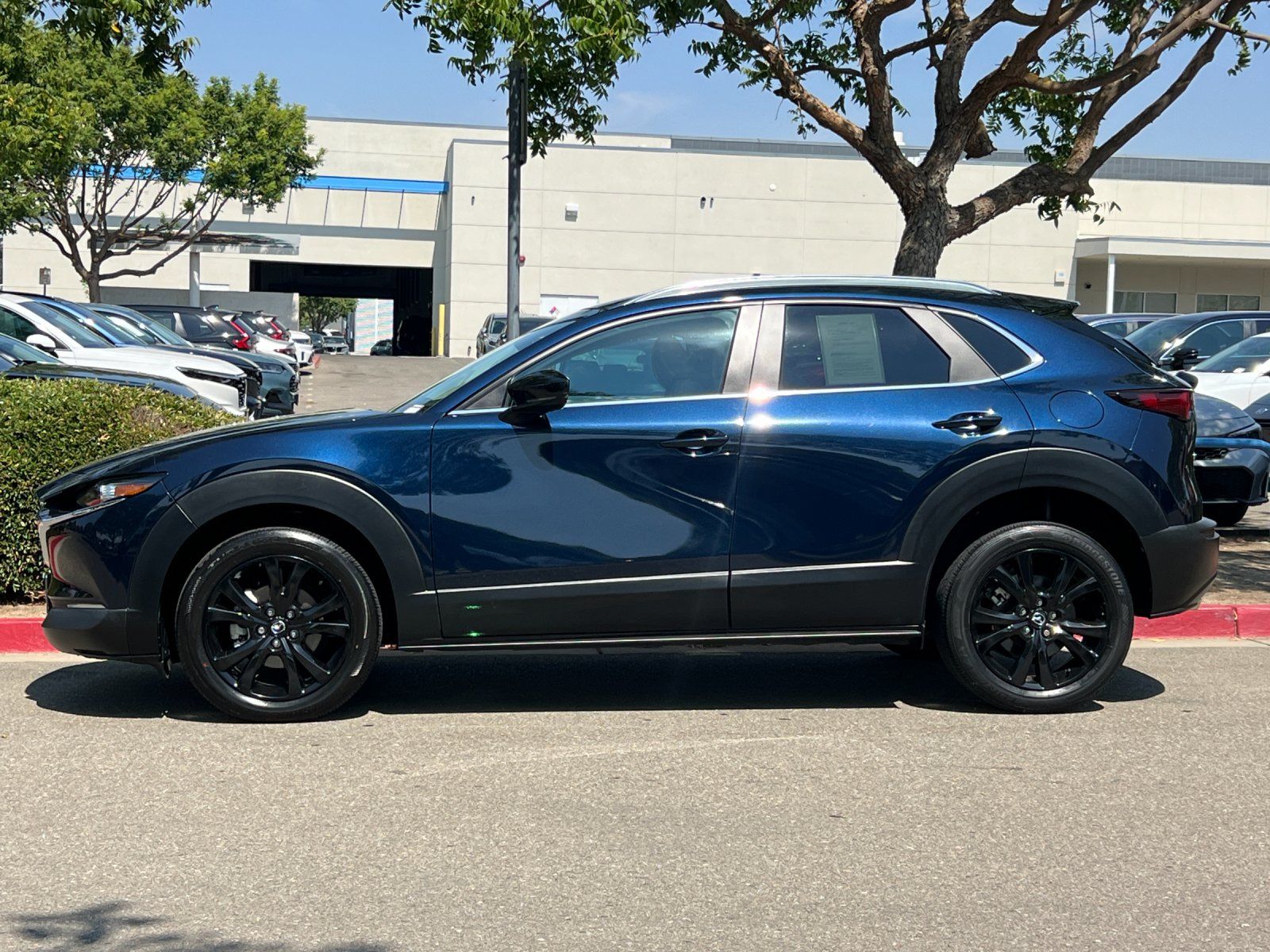 2021 Mazda CX-30 Turbo — foto completa 3 de 28