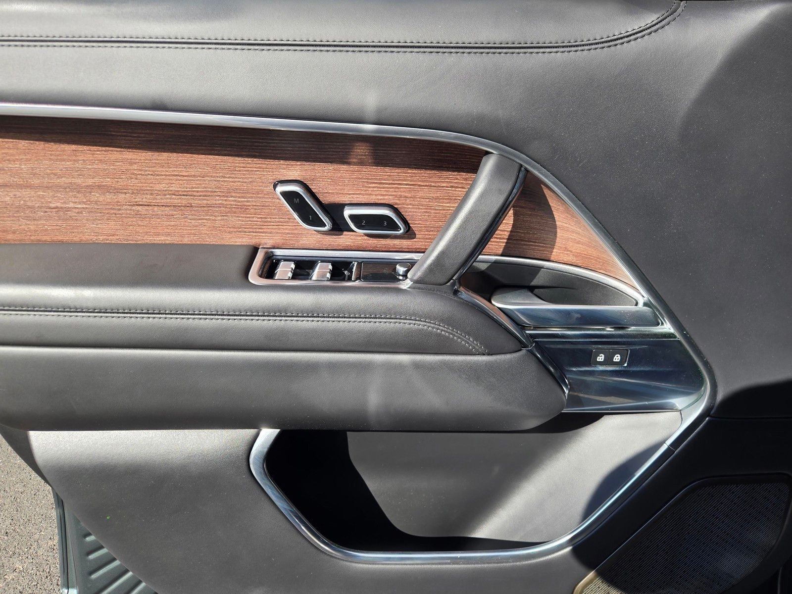 2024 Land Rover Range Rover Autobiography — full photo 19 of 46