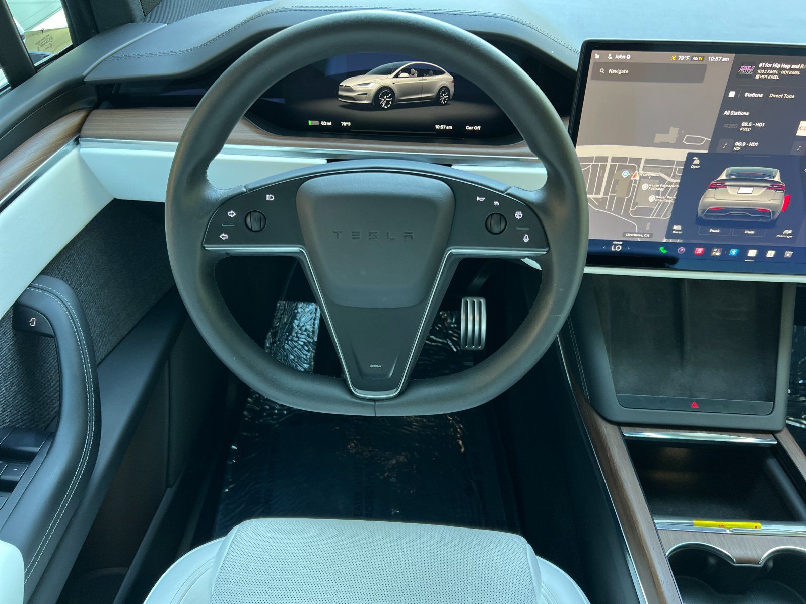 2023 Tesla Model X Standard Range — full photo 13 of 27