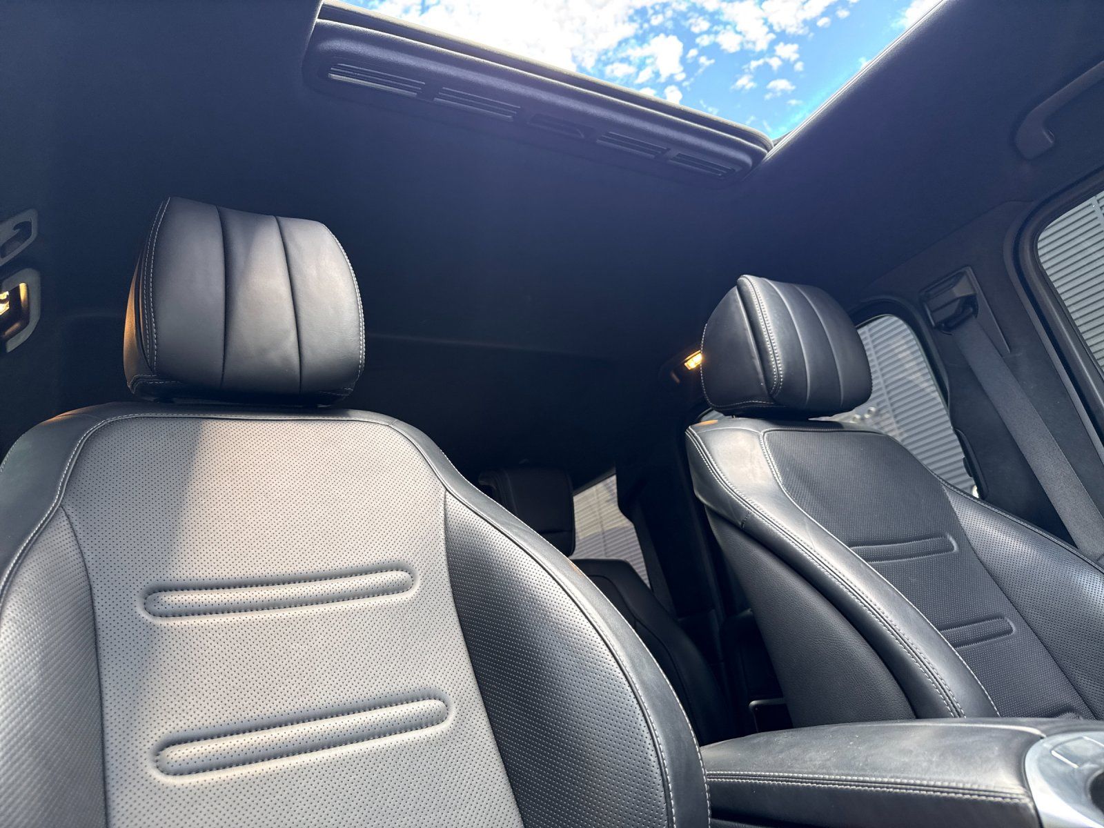 2022 Mercedes-Benz G-Class G 550 — foto completa 18 de 31