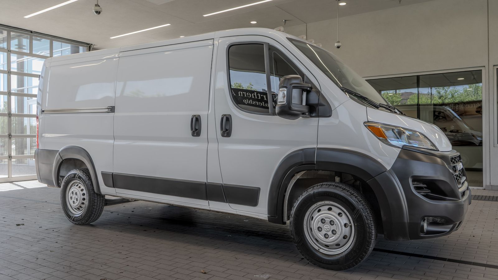 2025 Ram ProMaster 2500 Base — foto completa 12 de 33