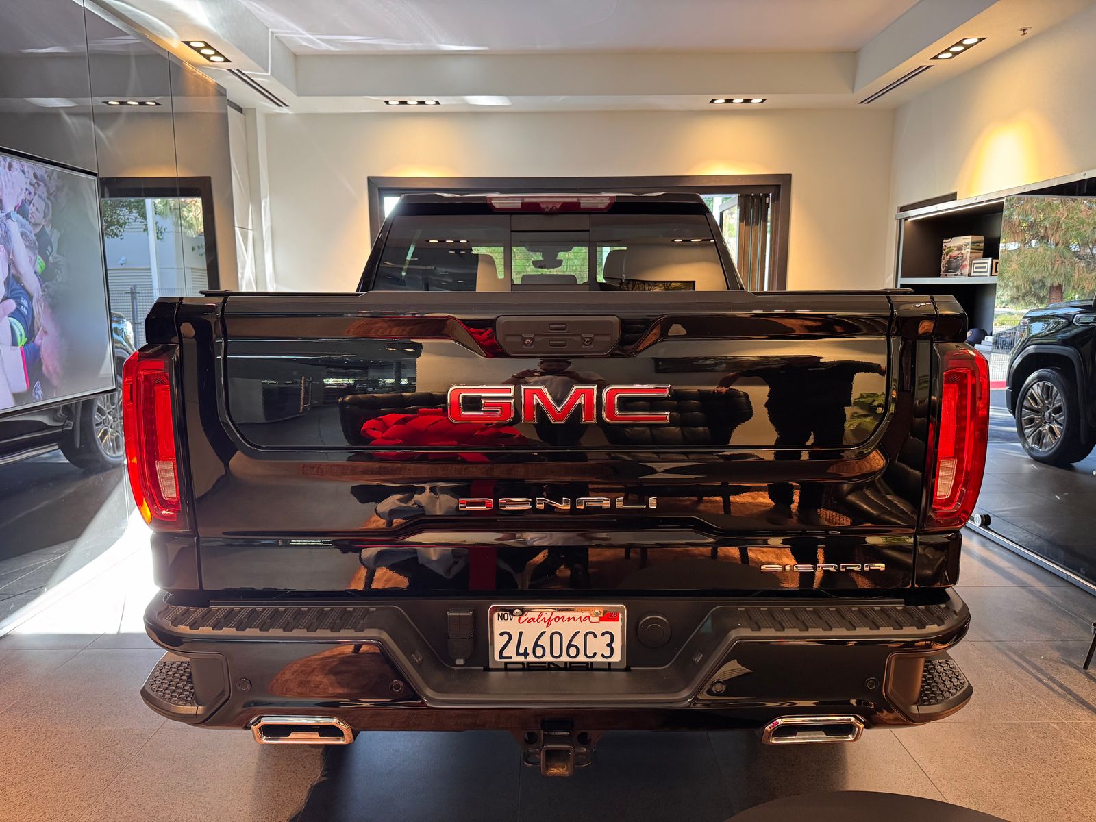 2021 GMC Sierra 1500 Denali — foto completa 6 de 10