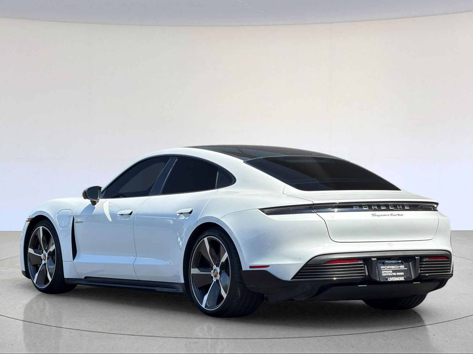 2021 Porsche Taycan Turbo — full photo 4 of 29