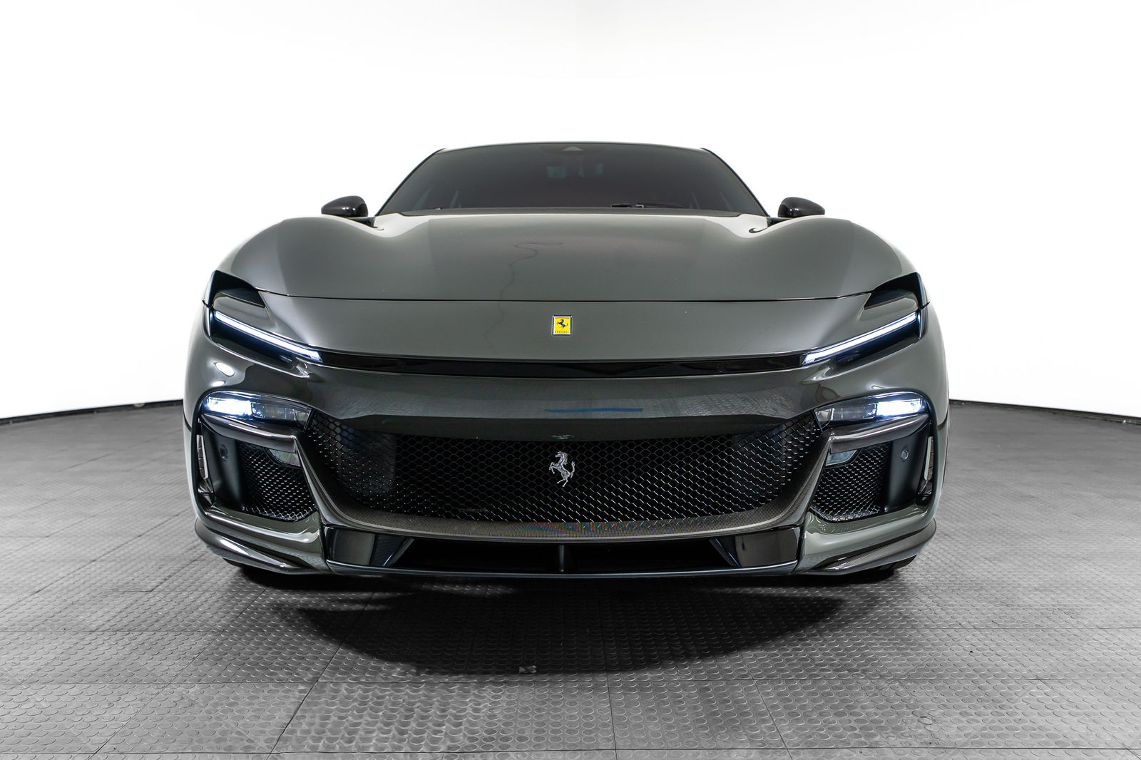 2025 Ferrari Purosangue — foto completa 8 de 66