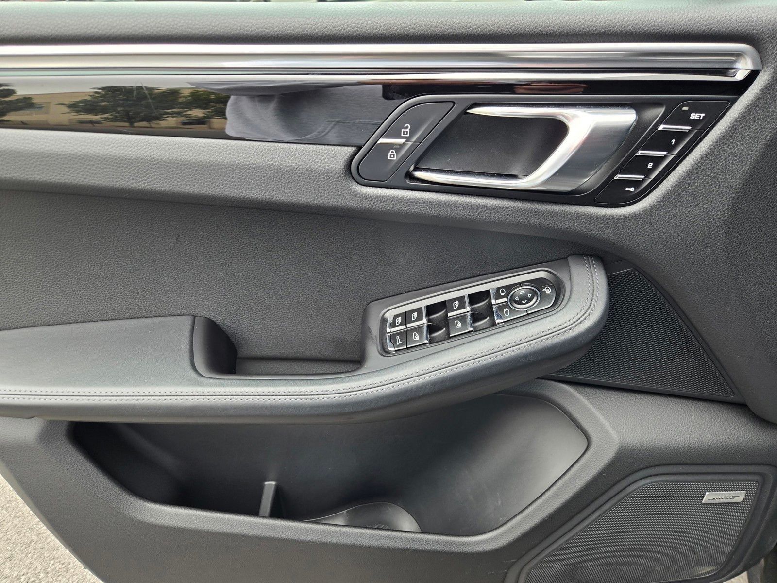 2022 Porsche Macan S — full photo 17 of 45